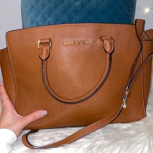 Michael kors large luggage Selma satchel